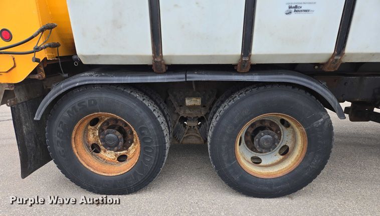 image for item ES2913 2012 International 7600 dump truck