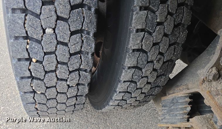 image for item ES2913 2012 International 7600 dump truck