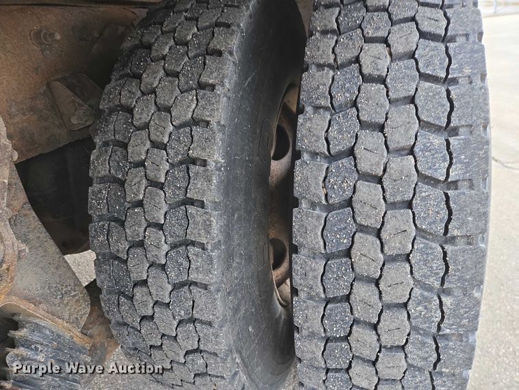 image for item ES2913 2012 International 7600 dump truck