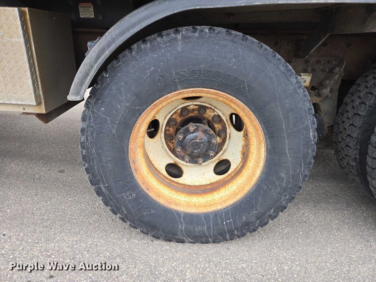 image for item ES2913 2012 International 7600 dump truck