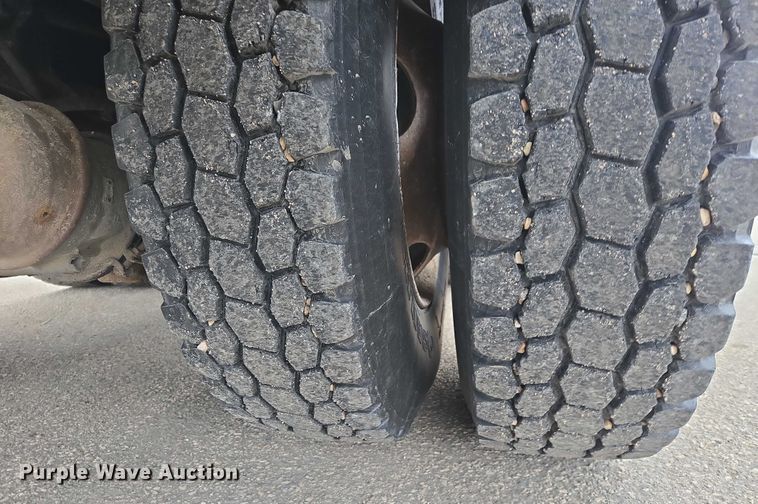 image for item ES2913 2012 International 7600 dump truck