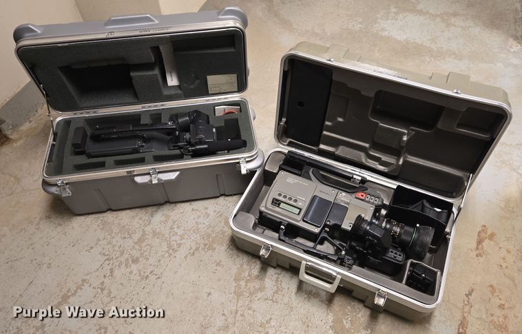 image for item ES2916 (2) Panosonic WV-700ASH cameras