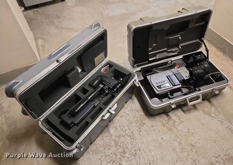 image for item ES2916 (2) Panosonic WV-700ASH cameras