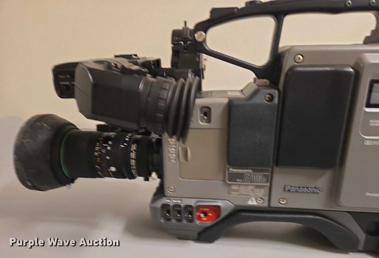 image for item ES2916 (2) Panosonic WV-700ASH cameras