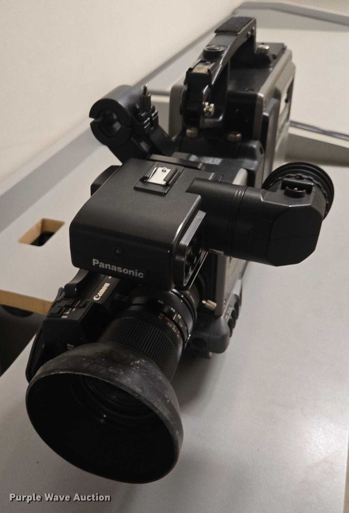 image for item ES2916 (2) Panosonic WV-700ASH cameras