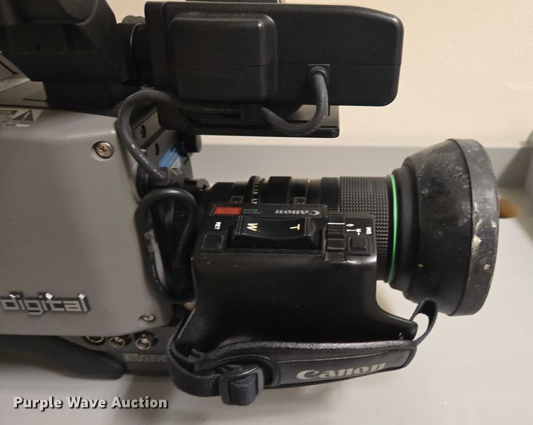 image for item ES2916 (2) Panosonic WV-700ASH cameras