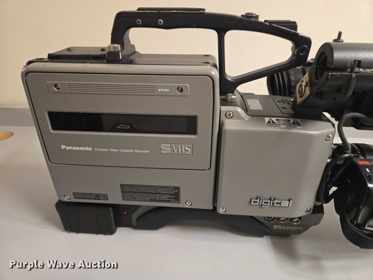 image for item ES2916 (2) Panosonic WV-700ASH cameras