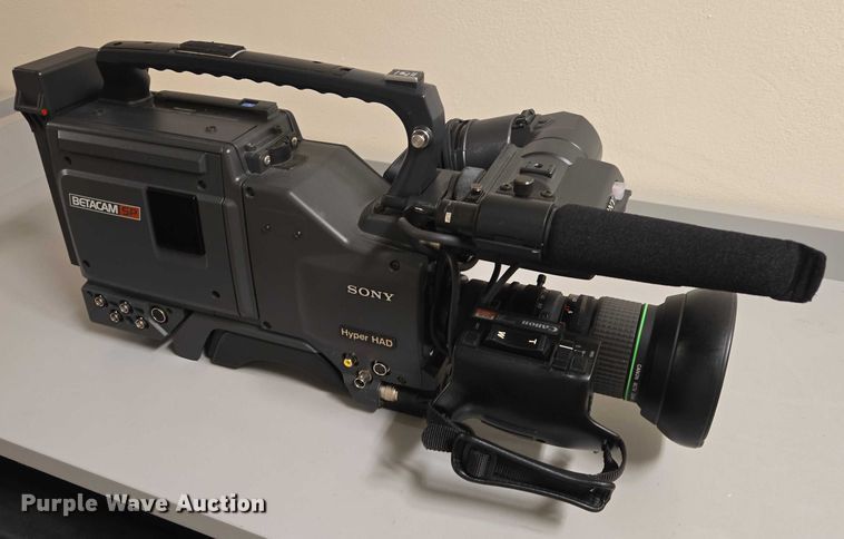 image for item ES2916 (2) Panosonic WV-700ASH cameras