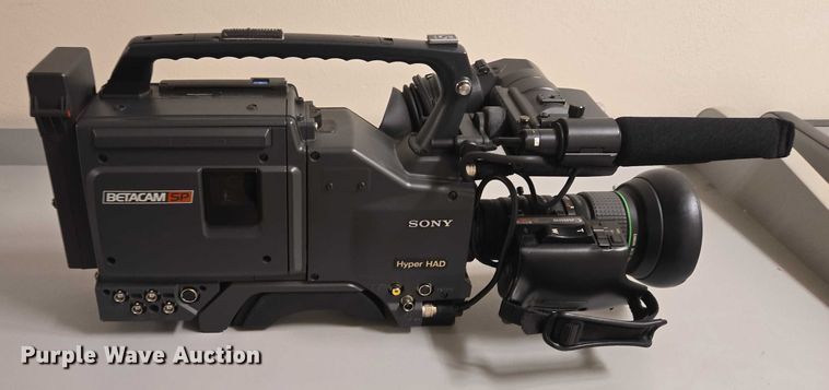 image for item ES2916 (2) Panosonic WV-700ASH cameras