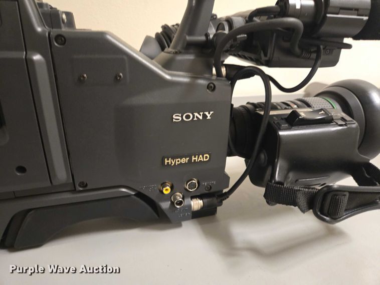 image for item ES2916 (2) Panosonic WV-700ASH cameras