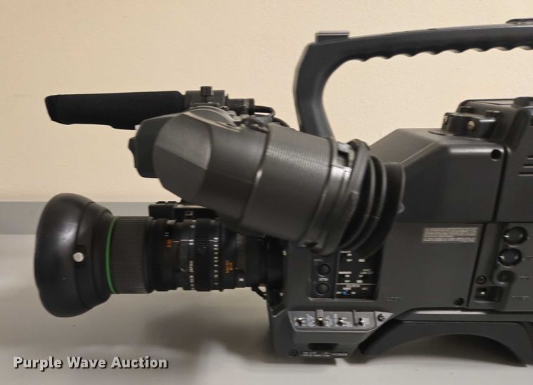 image for item ES2916 (2) Panosonic WV-700ASH cameras