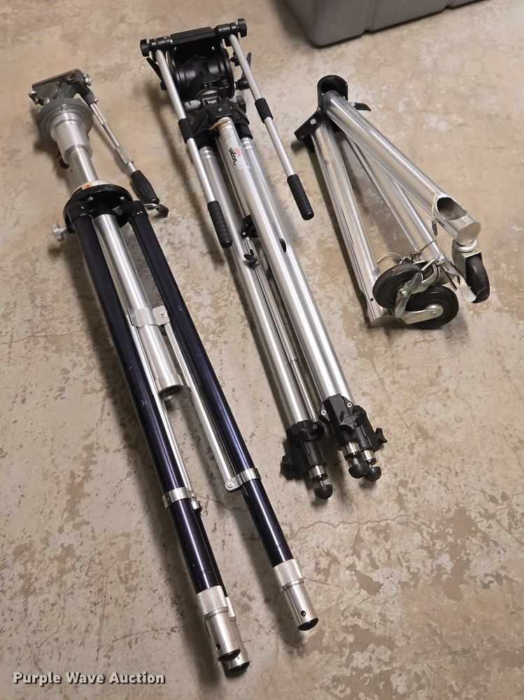 image for item ES2916 (2) Panosonic WV-700ASH cameras