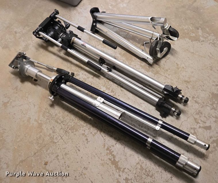 image for item ES2916 (2) Panosonic WV-700ASH cameras