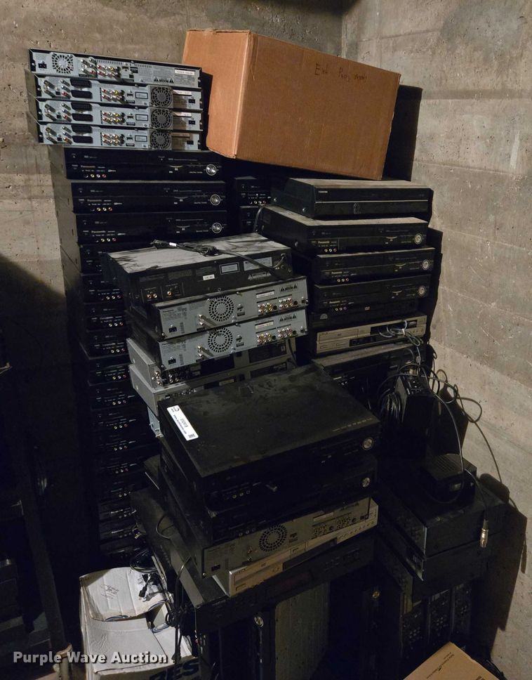 image for item ES2918 Approximately 90 DVD/VHS players