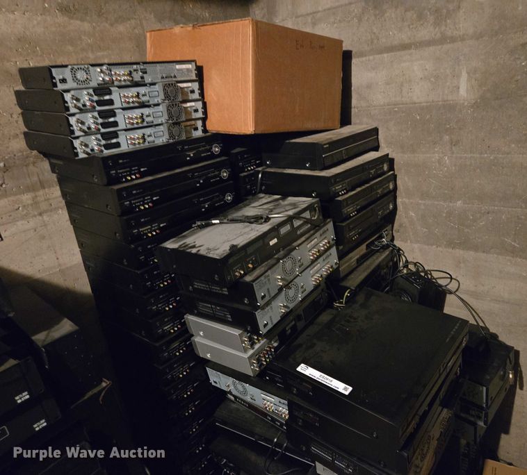 image for item ES2918 Approximately 90 DVD/VHS players