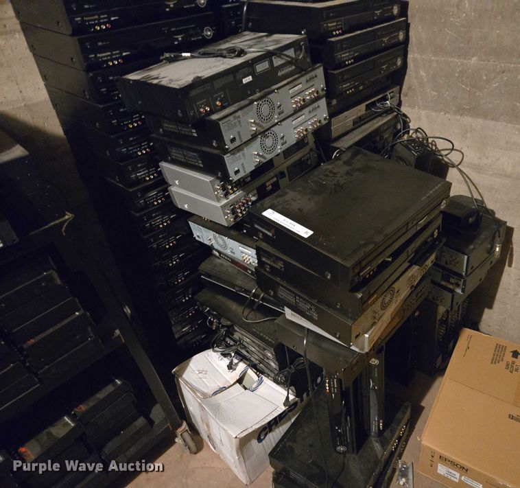 image for item ES2918 Approximately 90 DVD/VHS players