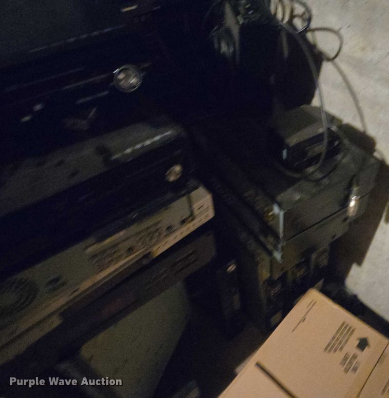 image for item ES2918 Approximately 90 DVD/VHS players