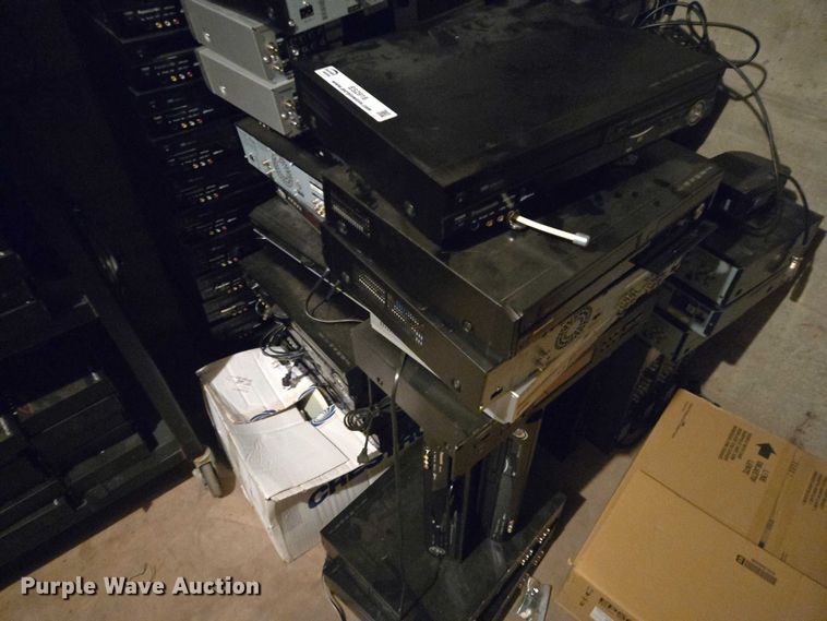 image for item ES2918 Approximately 90 DVD/VHS players