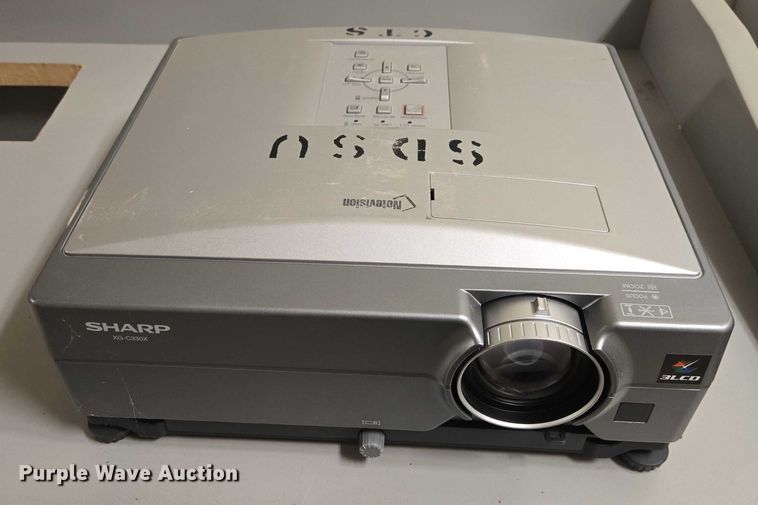 image for item ES2919 (2) projectors