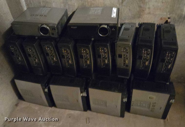 image for item ES2919 (2) projectors