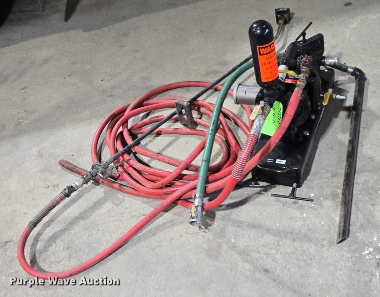 image for item ES2921 Aro Crack Pro 2000 crack sealer pump