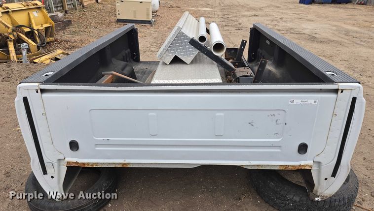 image for item ES2927 Pickup truck bed