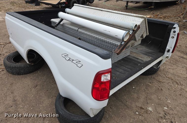 image for item ES2927 Pickup truck bed