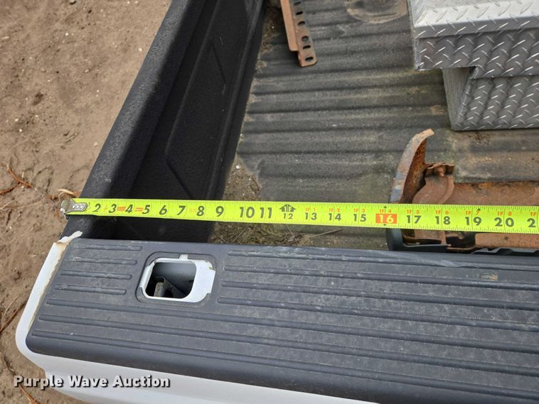 image for item ES2927 Pickup truck bed