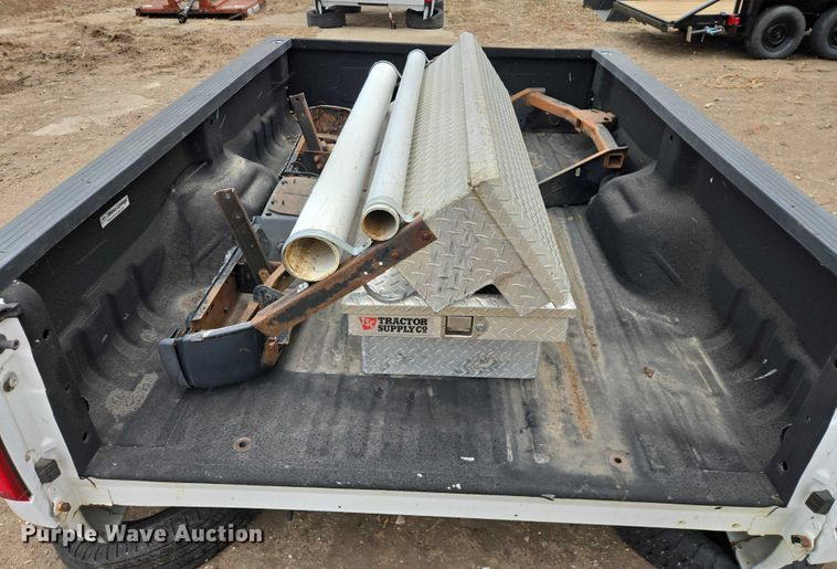 image for item ES2927 Pickup truck bed