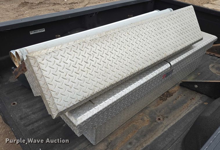 image for item ES2927 Pickup truck bed