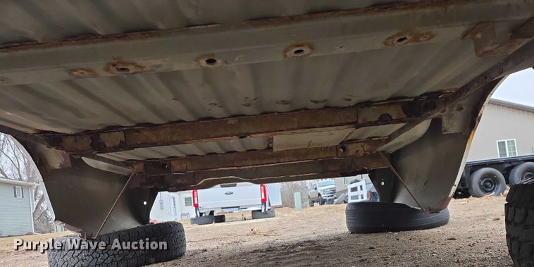 image for item ES2927 Pickup truck bed