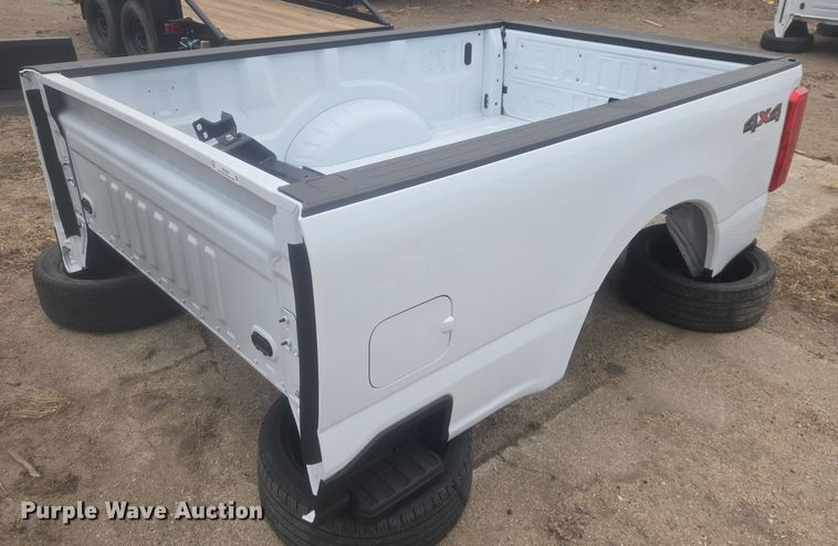 image for item ES2928 Pickup truck bed
