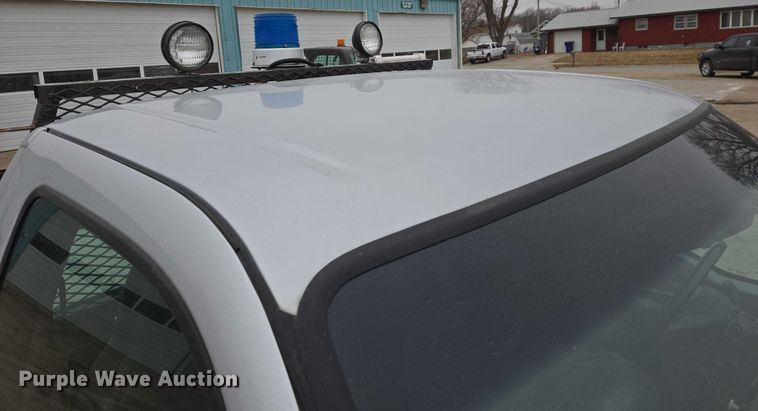 image for item ES2932 2005 Ford F250 pickup truck