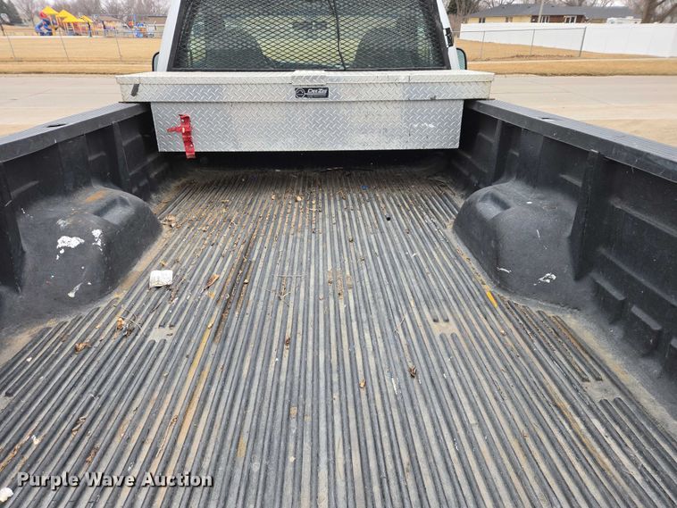 image for item ES2932 2005 Ford F250 pickup truck