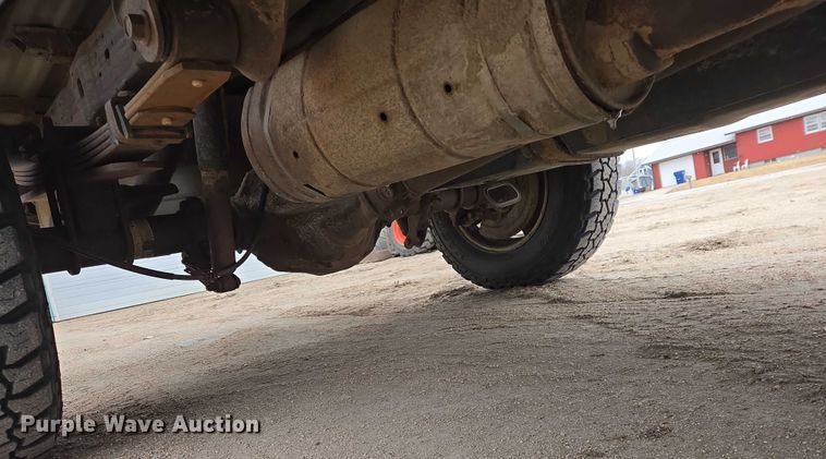 image for item ES2932 2005 Ford F250 pickup truck