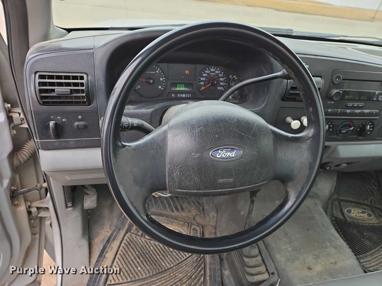 image for item ES2932 2005 Ford F250 pickup truck