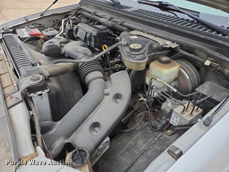 image for item ES2932 2005 Ford F250 pickup truck