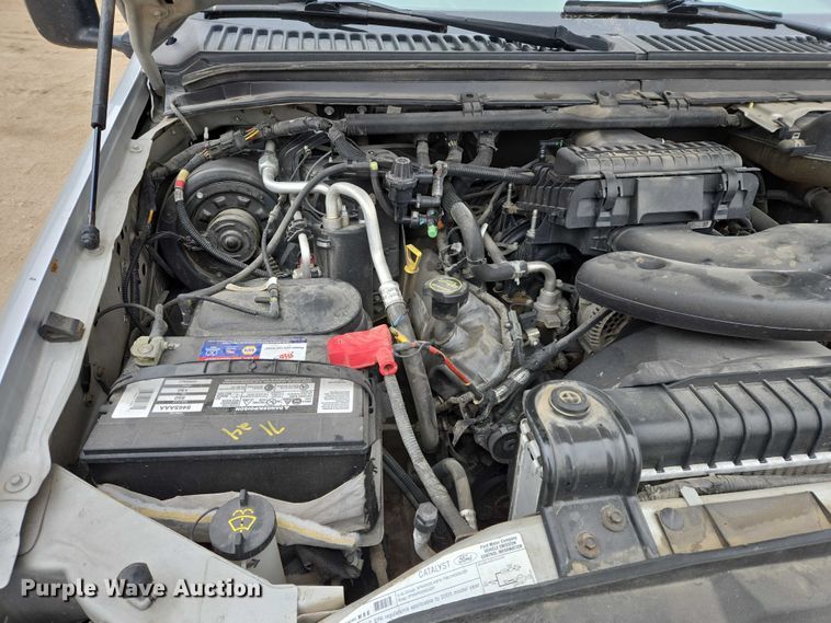 image for item ES2932 2005 Ford F250 pickup truck