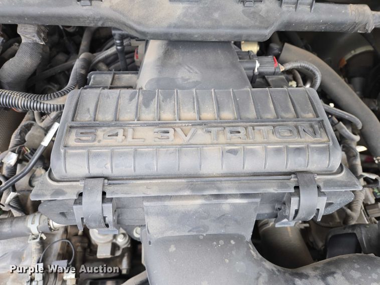 image for item ES2932 2005 Ford F250 pickup truck