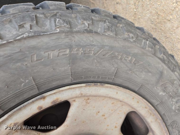 image for item ES2932 2005 Ford F250 pickup truck