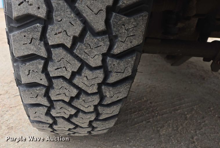 image for item ES2932 2005 Ford F250 pickup truck