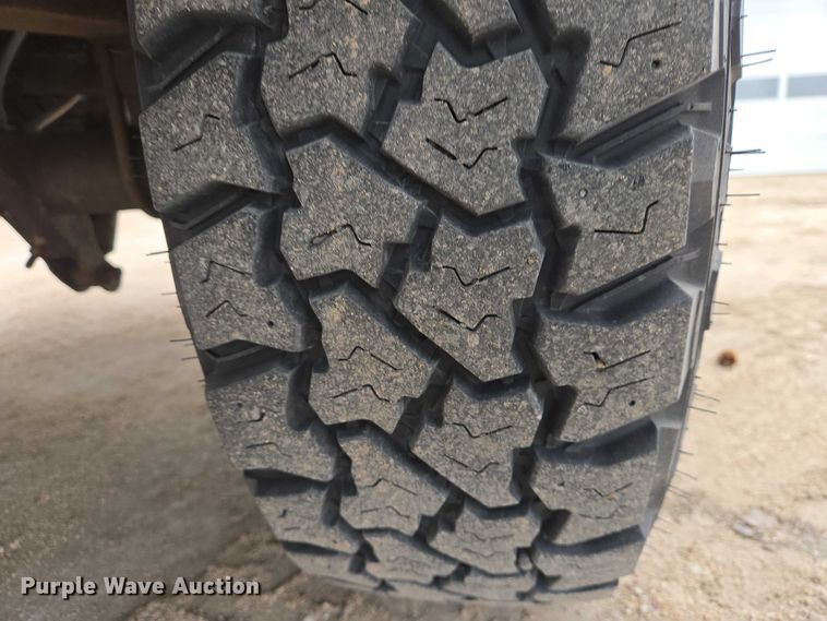 image for item ES2932 2005 Ford F250 pickup truck