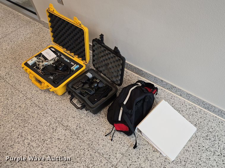 image for item ES2954 (3) cameras