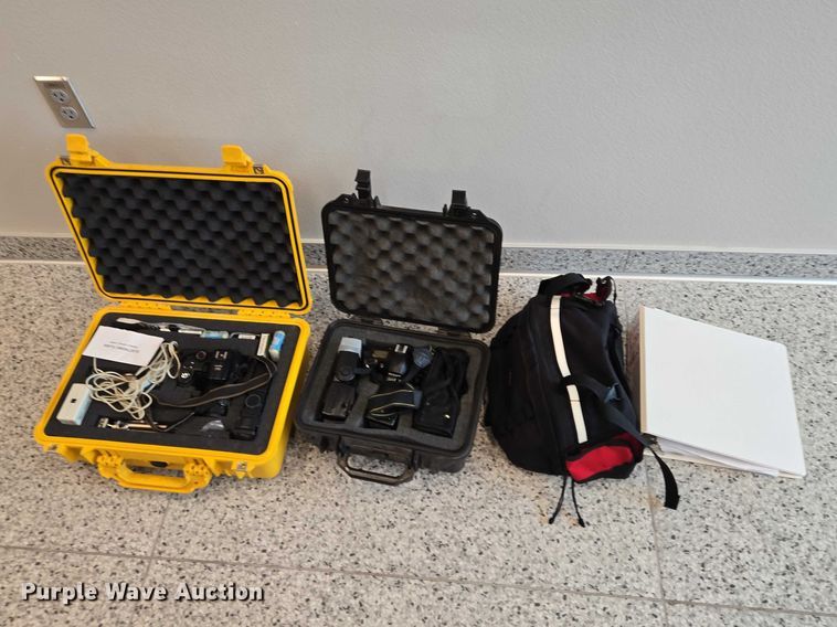 image for item ES2954 (3) cameras