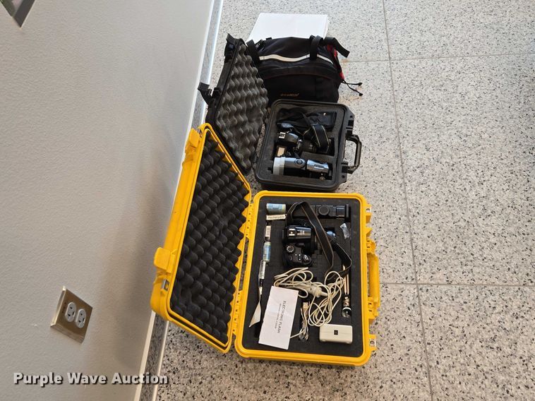 image for item ES2954 (3) cameras