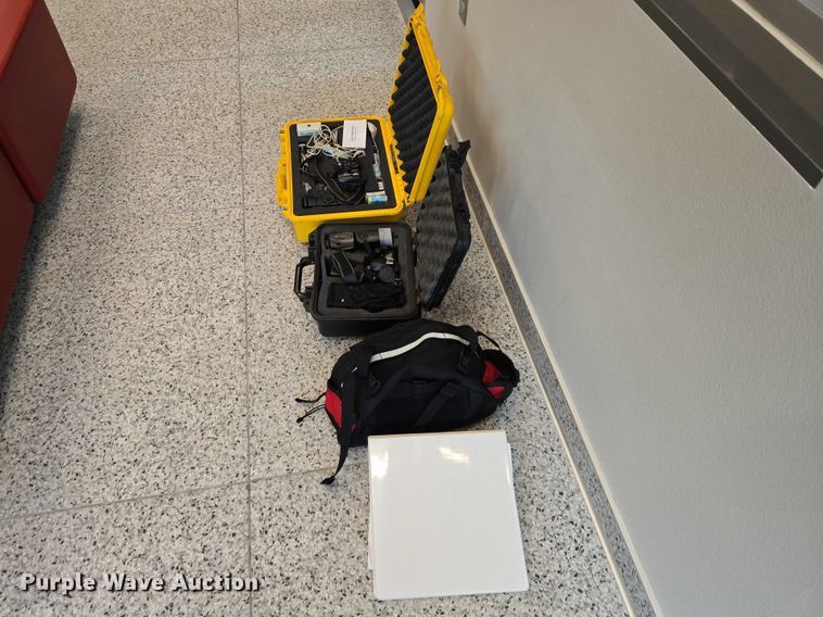 image for item ES2954 (3) cameras