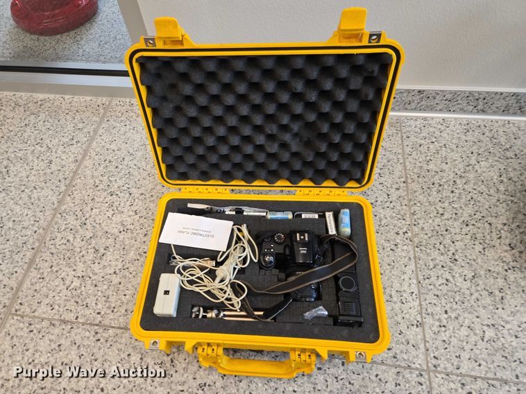 image for item ES2954 (3) cameras