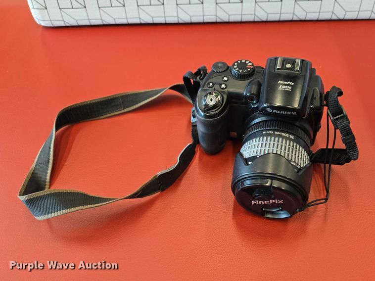 image for item ES2954 (3) cameras