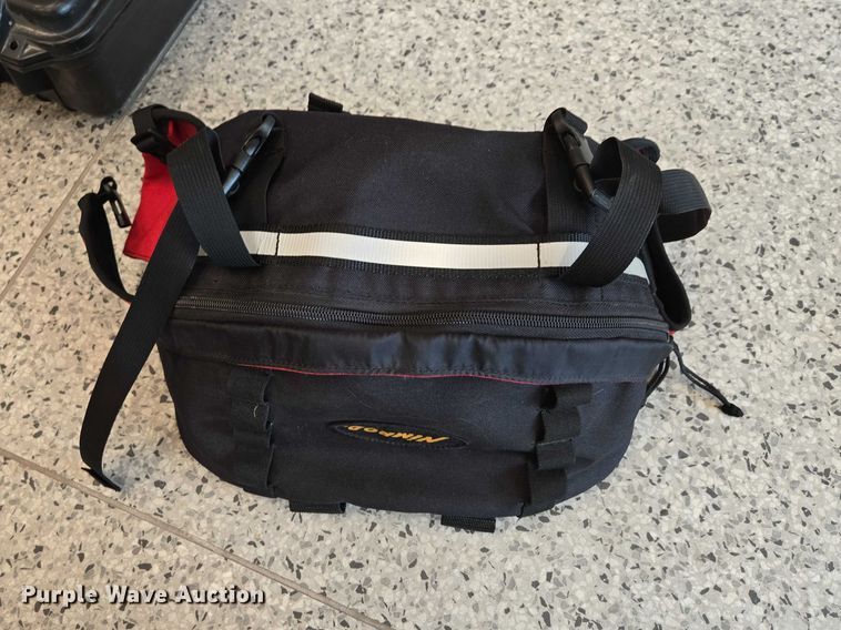 image for item ES2954 (3) cameras