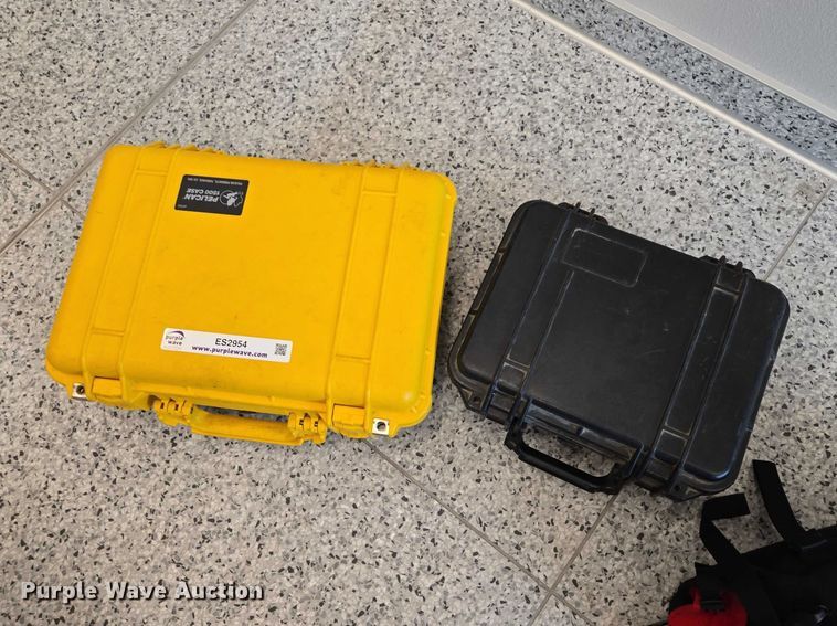 image for item ES2954 (3) cameras